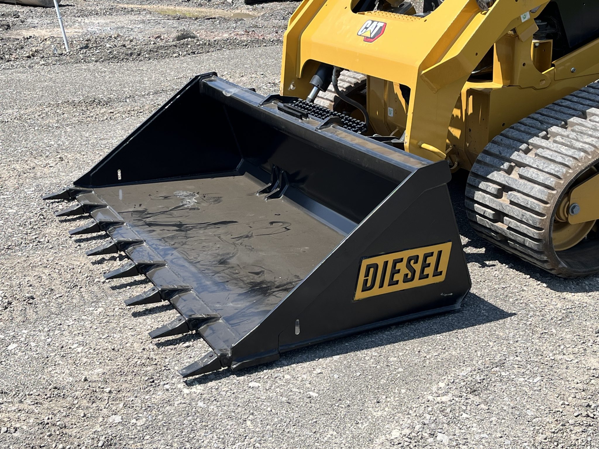 76" Heavy Duty Low Profile Skid Steer Tooth Bucket Diesel Equipment